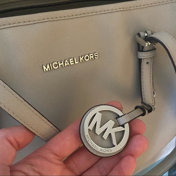 Michael Kors Jet Set Travel MD TZ Multi-Function Tote - Picture 11 of 14